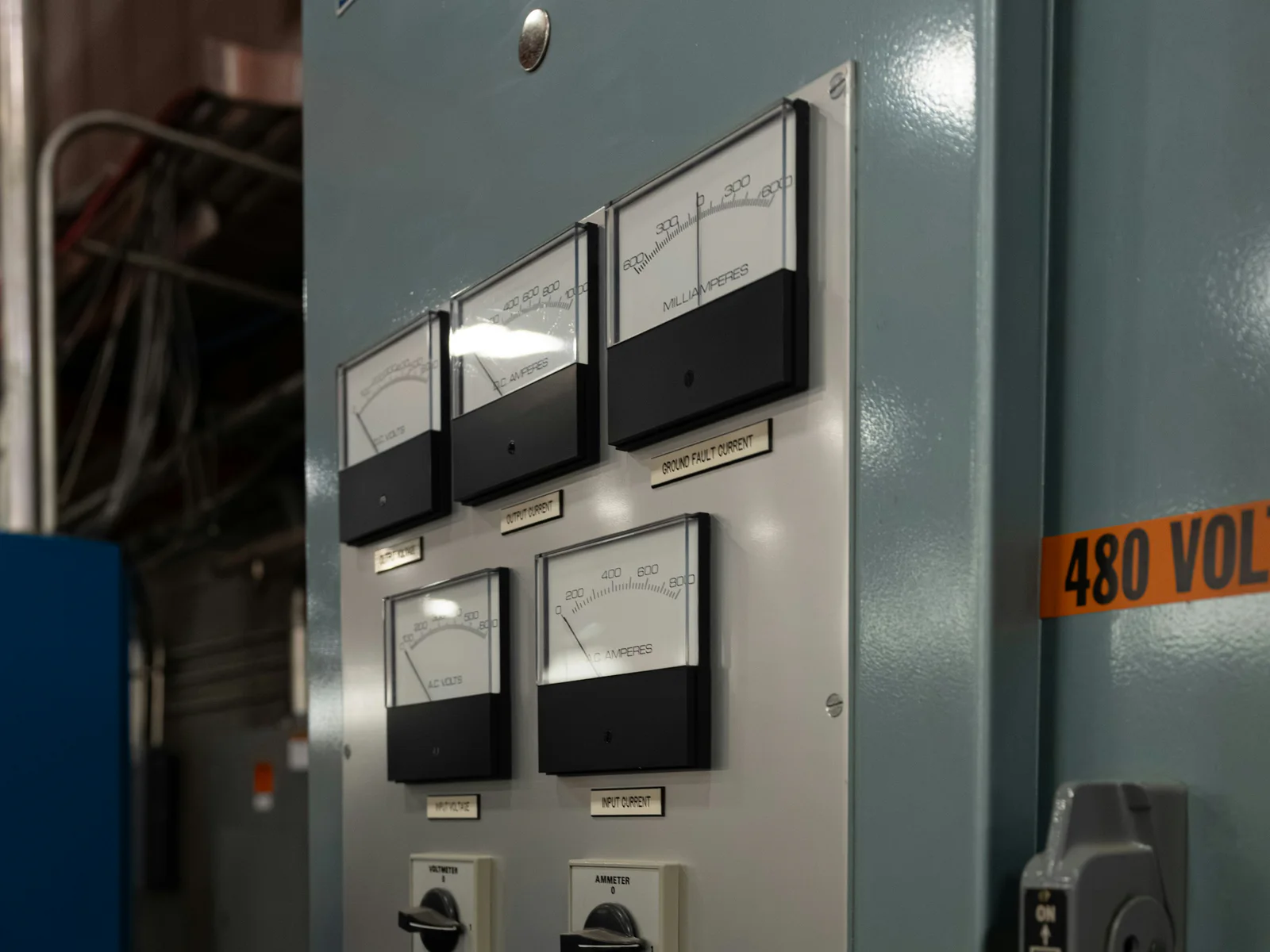 Endüstriyel elektrik kontrol ekipmanı